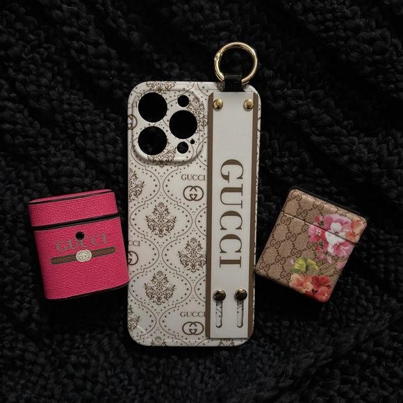 Designer inspired iPhone 15 pro case w/strap/kickstand - Picture 2 of 6